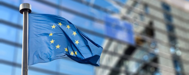 ΕΕ: Σχέδιο για δασμούς 25% σε αμερικανικά προϊόντα από τις 16 Μαΐου 