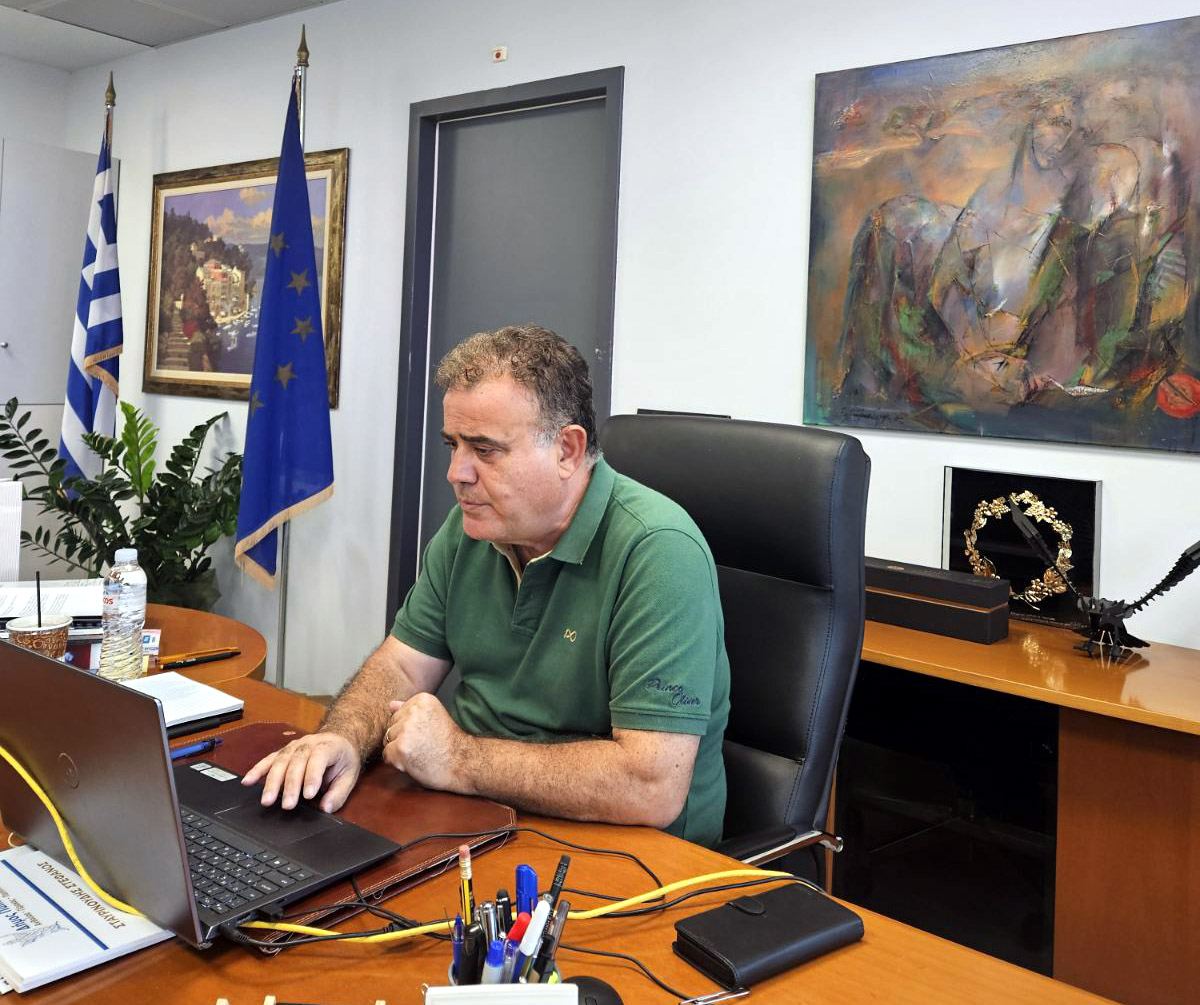 Στην ευρεία τηλεδιάσκεψη με κυβερνητικά και αυτοδιοικητικά στελέχη και θέμα «Την αποκατάσταση πυρόπληκτων περιοχών Πεντέλης και Β.Α. Αττικής» συμμετείχε ο Δήμαρχος Παλλήνης, Χρήστος Αηδόνης