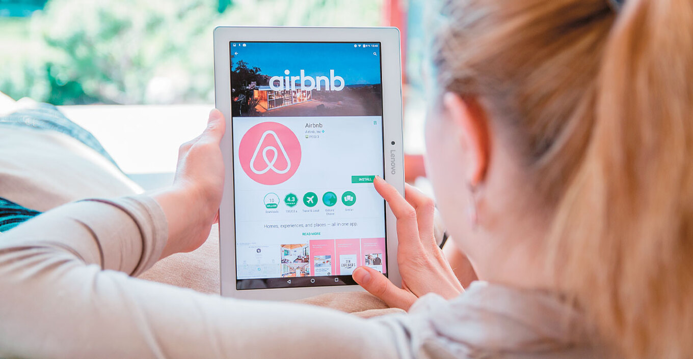 Airbnb: Η ετήσια μίσθωση ενός ακίνητου στην Ελλάδα δεν ξεπερνά τις 24 ημέρες - Τι απαντά ο όμιλος για τις νέες ρυθμίσεις στις βραχυχρόνιες μισθώσεις που ανακοίνωσε η κυβέρνηση