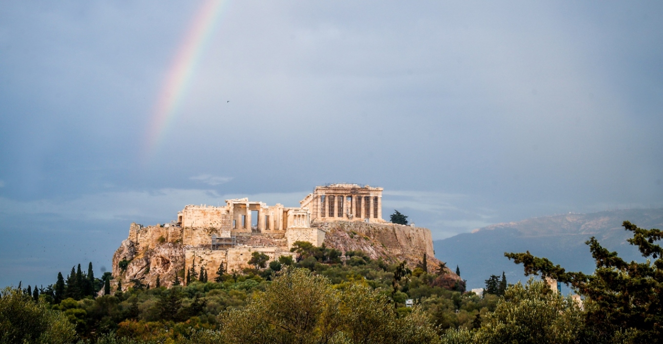 Έρχεται ζεστό διήμερο, το Σαββατοκύριακο υποχωρεί ο υδράργυρος - Δείτε χάρτη με τις θερμοκρασίες