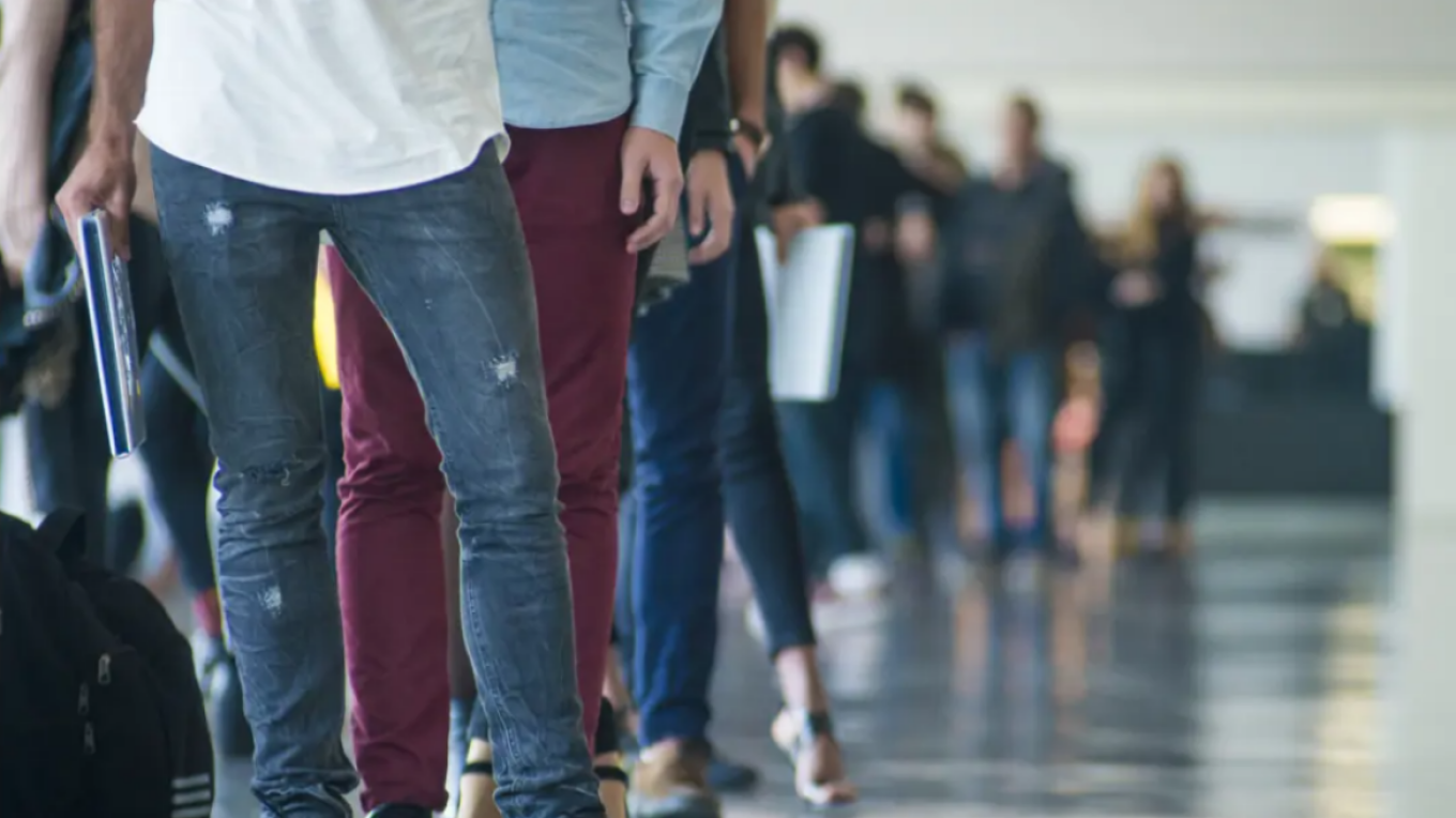 Καταβάλλεται το «μπόνους» των 300 ευρώ σε 10.290 μακροχρόνια άνεργους