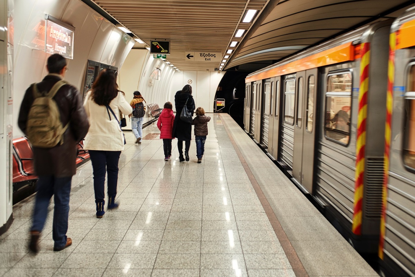 Ποιες ώρες θα κινηθούν σήμερα μετρό, λεωφορεία, ηλεκτρικός και τρόλεϊ - Τι ισχύει με ταξί, πτήσεις και πλοία στην απεργία