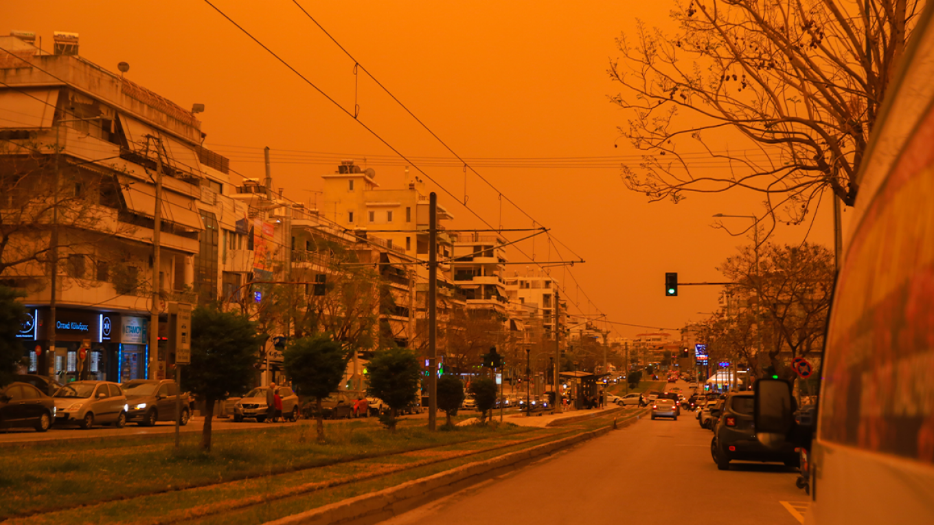 Η αφρικανική σκόνη έστειλε κόσμο στα Επείγοντα - Ποια τα συμπτώματα, τι συνιστούν οι πνευμονολόγοι