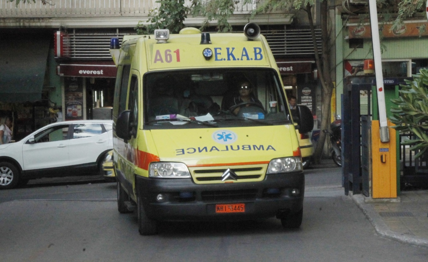 Θρίλερ με αυτοκτονία άνδρα σε ταράτσα στα Σεπόλια
