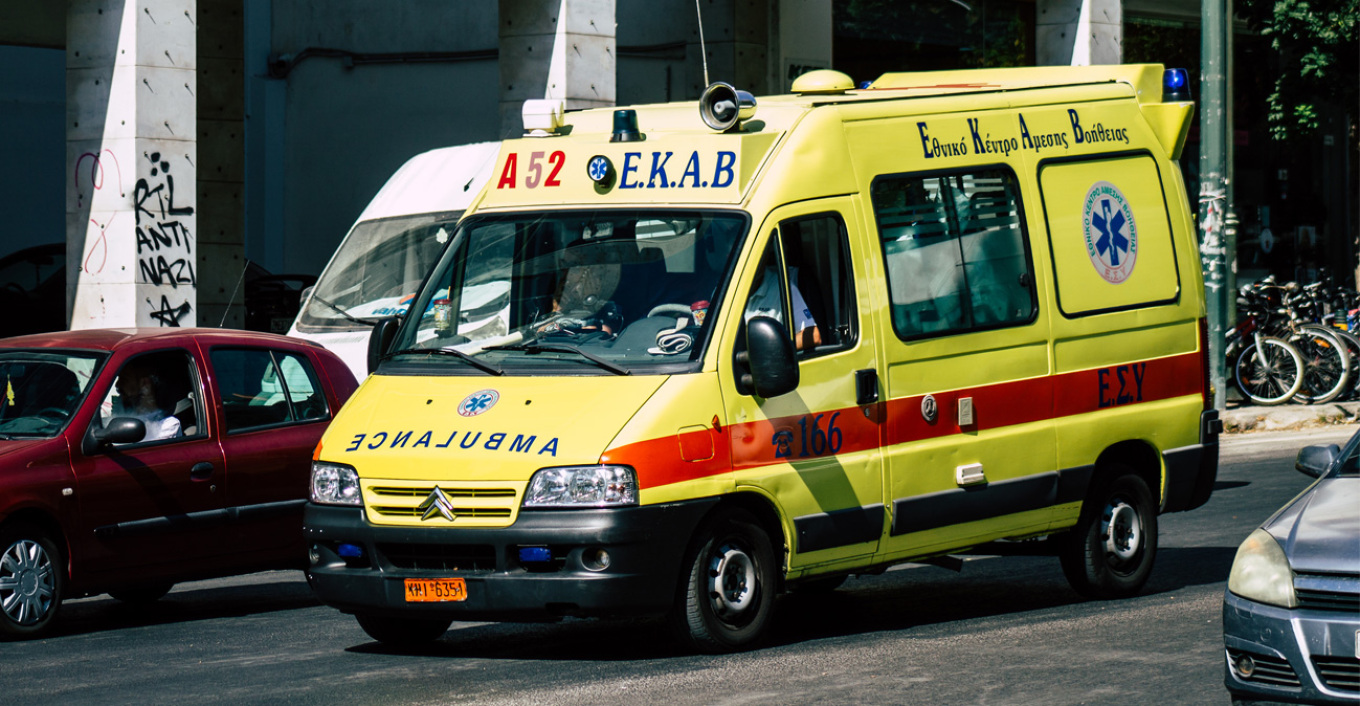 Άγιοι Ανάργυροι: Νεκρή η γυναίκα που παρασύρθηκε από μηχανή στον δρόμο