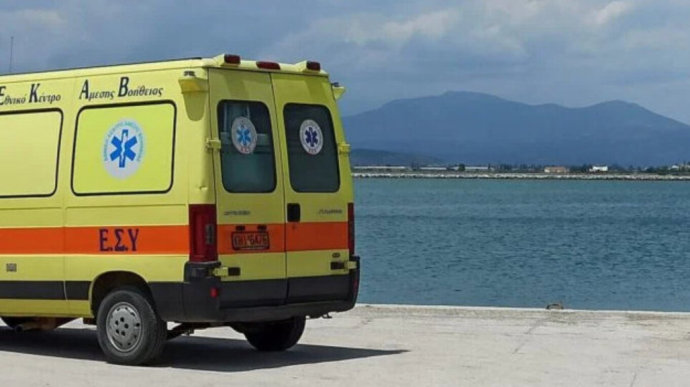 Νεκρός ανασύρθηκε από το λιμάνι της Ραφήνας ένας 39χρονος λουόμενος