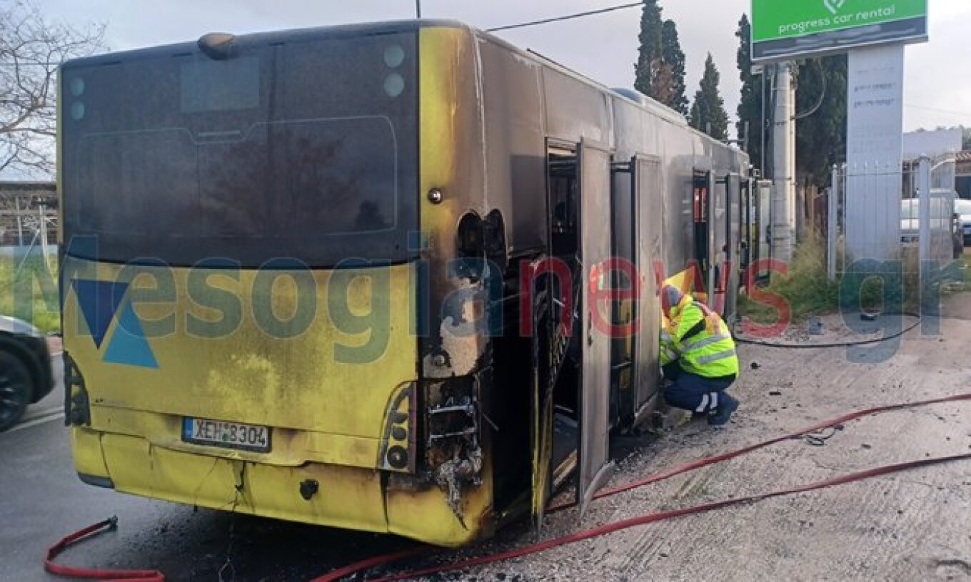Αδιανόητο: Αστικό λεωφορείο άρπαξε φωτιά εν κινήσει στο Κορωπί