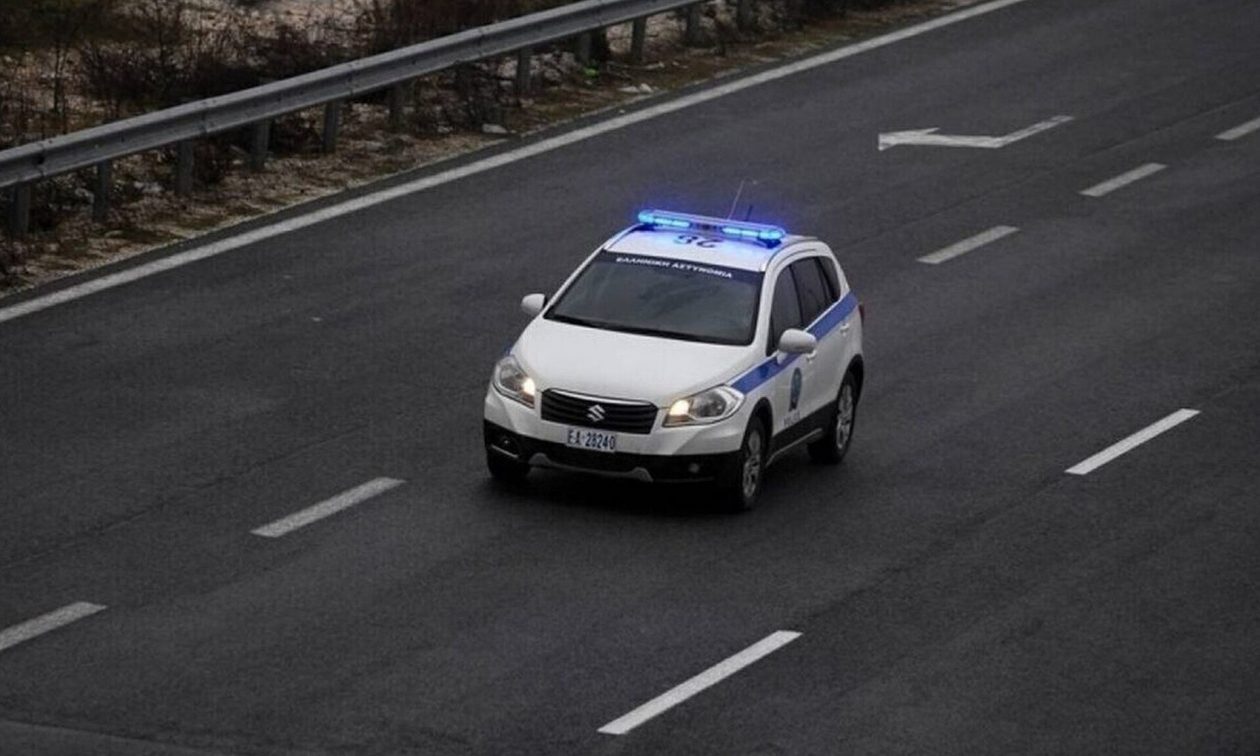 Πολίτης δάγκωσε αστυνομικό κατά τον σωματικό έλεγχο στην Αττική