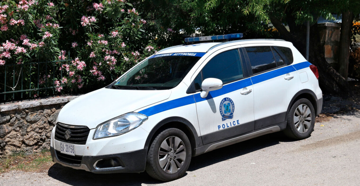 Σύλληψη 30χρονου για συμμετοχή σε διεθνές κύκλωμα διακίνησης κοκαΐνης – Κατασχέθηκαν 53,7 κιλά στον Πειραιά