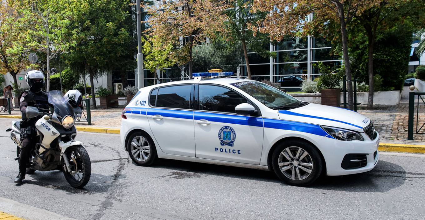 Τρόμος για ηλικιωμένη στην Κηφισιά - Δύο άνδρες εισέβαλαν στο σπίτι της, την έδεσαν και της άρπαξαν τιμαλφή και κάρτες