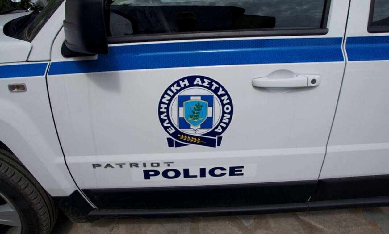 Συνελήφθησαν δύο άτομα για διακίνηση ναρκωτικών στα νότια προάστια