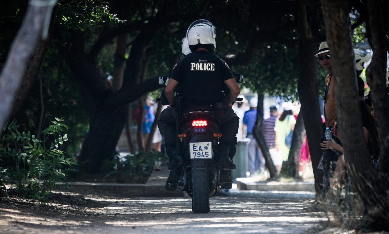 Ηλιούπολη: 15 άτομα επιτέθηκαν σε 15χρονο για ένα κινητό τηλέφωνο