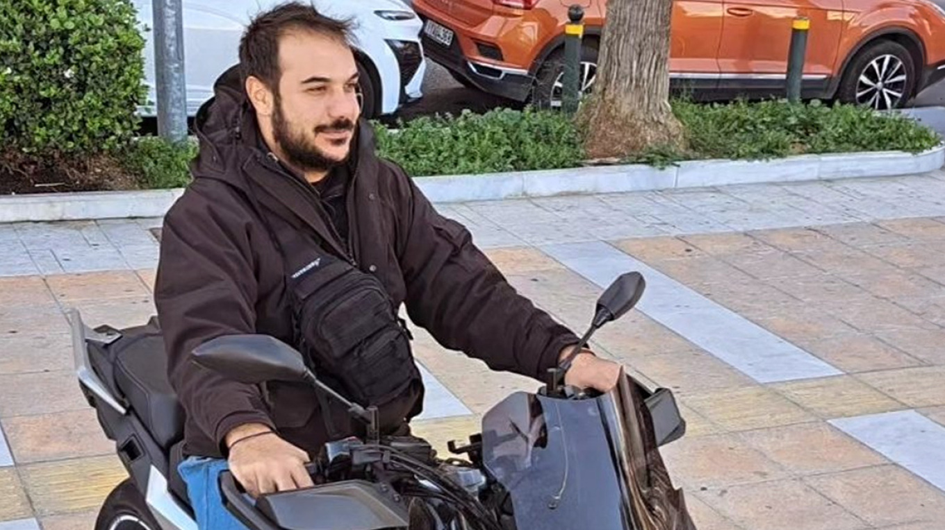 Θρήνος για τον 31χρονο αστυνομικό που σκοτώθηκε όταν κατέρρευσε κτήριο στο Πασαλιμάνι - Έκανε μεροκάματα εκτός υπηρεσίας