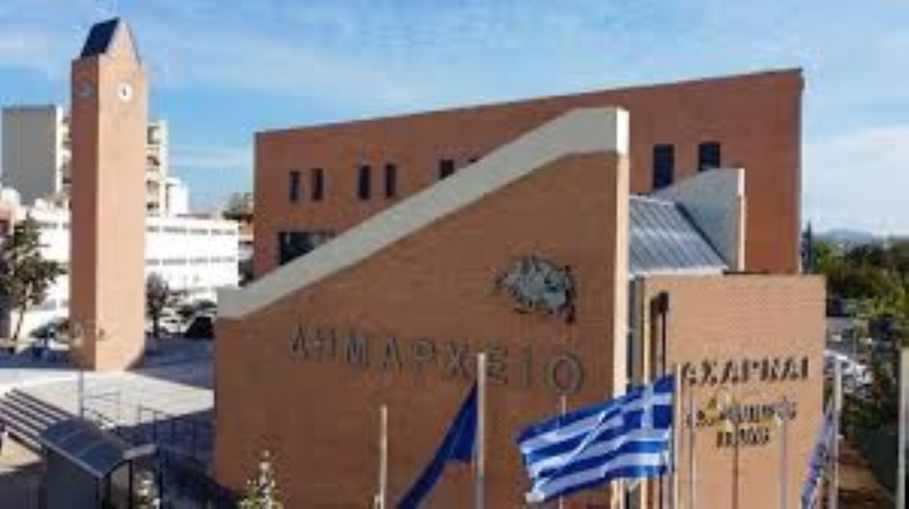 Δήμος Αχαρνών: 11 καινούργια αυτοκίνητα για αντιδημάρχους και οι υπηρεσίες με "κινητά φέρετρα"