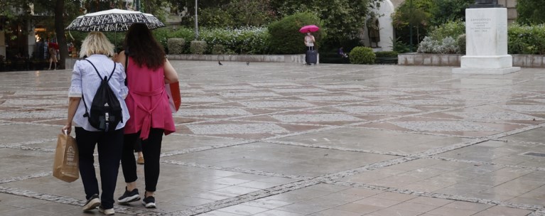 Επιμένουν και σήμερα οι καταιγίδες σε αρκετές περιοχές, ακόμη και στην Αττική - Υποχωρεί η κακοκαιρία από το βράδυ