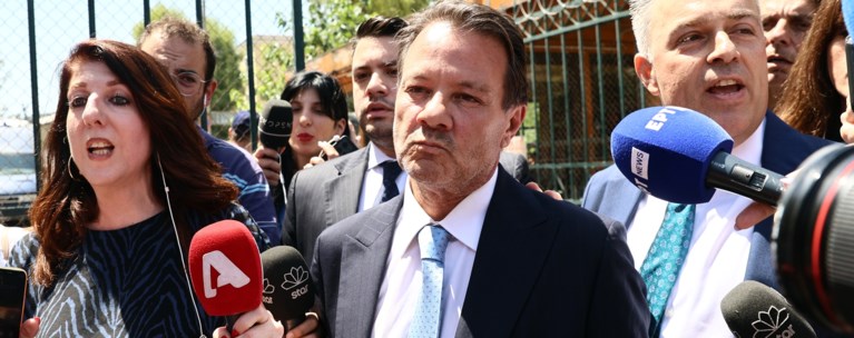 Στην Ευελπίδων ο Λύτρας: Σίγουρη η προφυλάκισή του - "Πραγματικά, απορώ", δήλωσε μετά την παράδοσή του