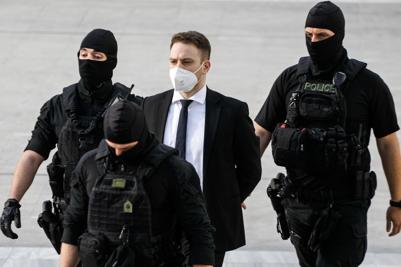 Χωρίς δικηγόρο ο  Μπάμπης Αναγνωστόπουλος από την υπόθεση - Παραιτήθηκε η Κατερίνα Μαυροειδή - Τι τονίζει στην ανακοίνωση της