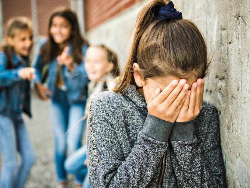 Κορωπί: 7χρονη πήγε να στραγγαλίσει συμμαθήτριά της - Τι φέρεται να είπε Αστυνομικός στην μητέρα της