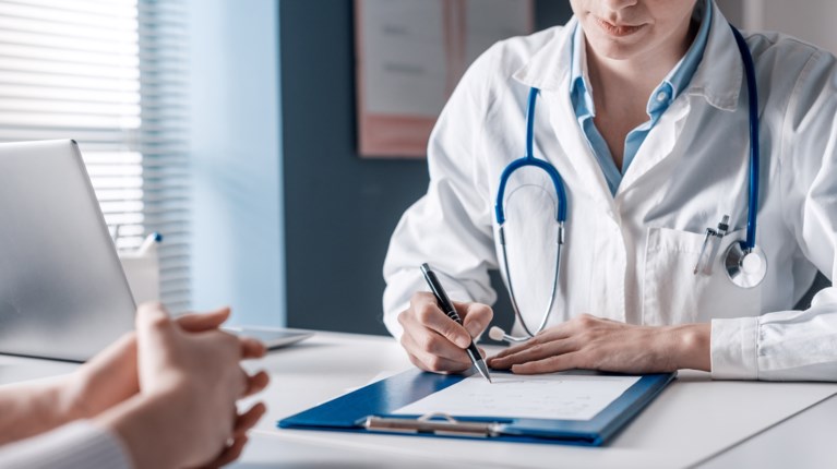 Προσωπικός γιατρός για όλους και δωρεάν επισκέψεις σε παιδιάτρους στο νέο νομοσχέδιο του υπουργείου Υγείας