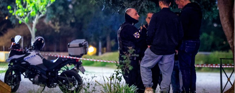 Θρίλερ με τη δολοφονία 25χρονου στον Αγιο Δημήτριο: Ποιος σκότωσε τον γιο αξιωματικού της ΕΛΑΣ -Τι εξετάζουν οι Αρχές