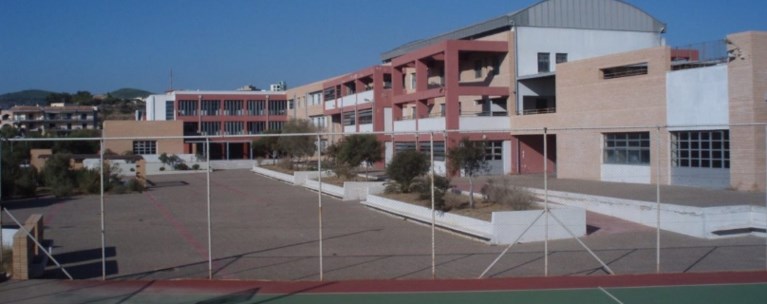 Άγρια συμπλοκή μαθητών με μαχαίρια σε ΕΠΑΛ του Λαυρίου - Δύο τραυματίες, 10 προσαγωγές από την αστυνομία