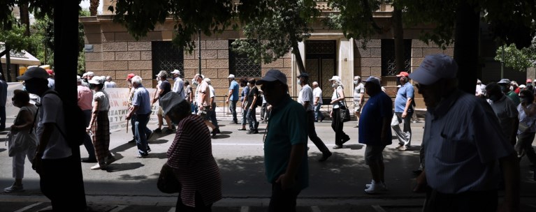 Εκτακτο πακέτο στήριξης: Στο επίκεντρο συνταξιούχοι, καύσιμα και αγρότες - Ο "χάρτης" των νέων μέτρων