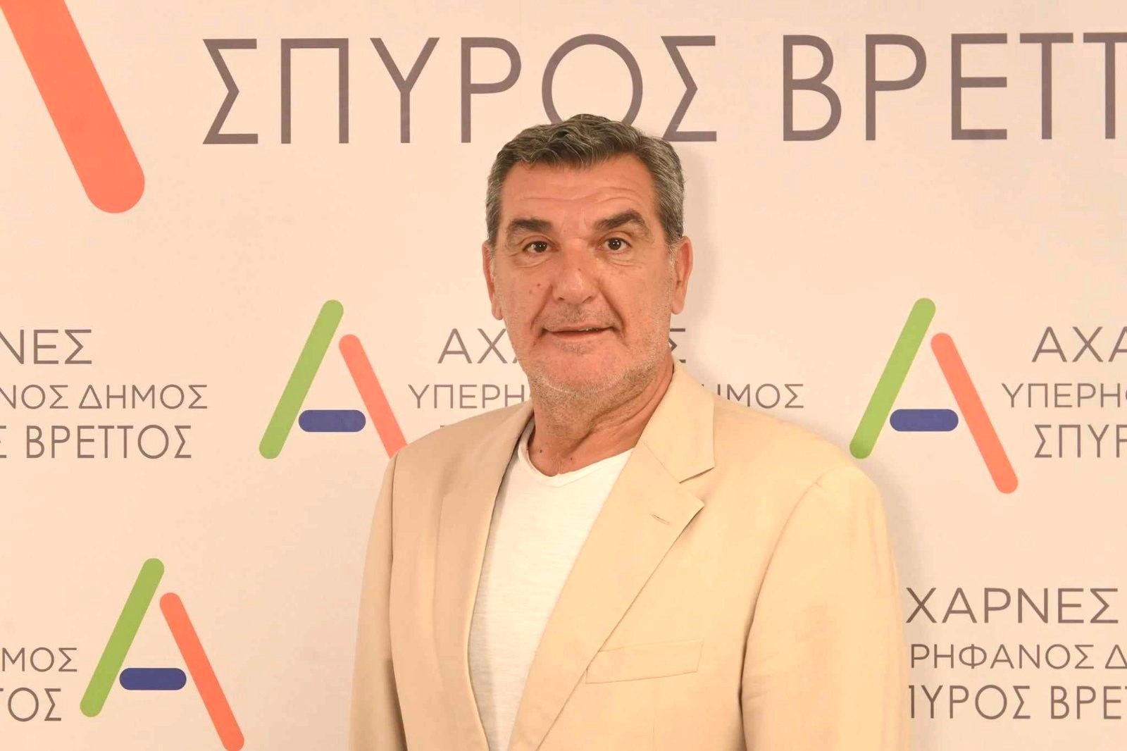 Με το Σπύρο Βρεττό ο Μενιδιατης Απόστρατος της Πολεμικής Αεροπορίας Κώστας Δαμάσκος. Γιατί η υποψηφιότητά Δαμάσκου αποτελεί ισχυρό όπλο στην φαρέτρα του Δημάρχου για την επόμενη μέρα