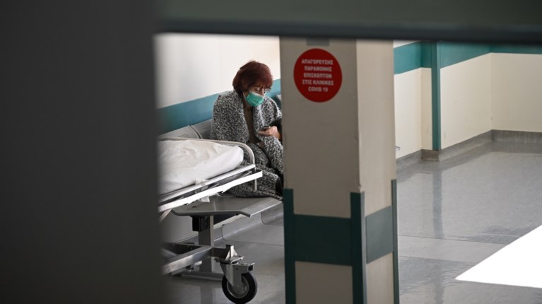 Γεμίζουν ράντζα τα νοσοκομεία στις εφημερίες, κραυγή αγωνίας από το Σισμανόγλειο: Εκτακτο σχέδιο του υπουργείου Υγείας
