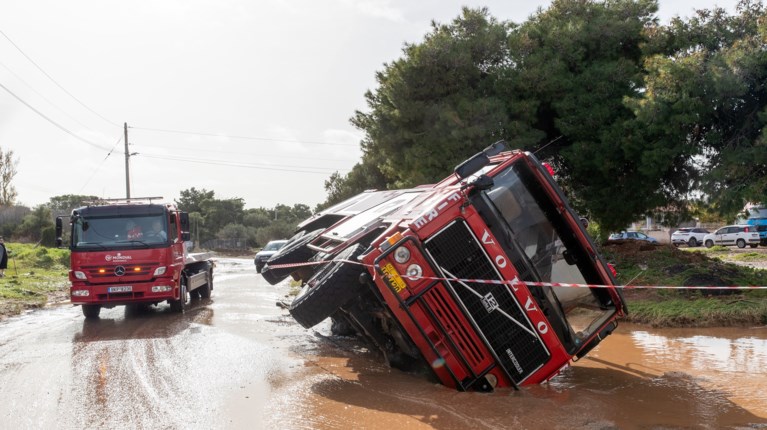 Κακοκαιρία: Ξεκινούν οι αυτοψίες για αποζημιώσεις κατοικιών και επιχειρήσεων - Εικόνες καταστροφής στην Αττική