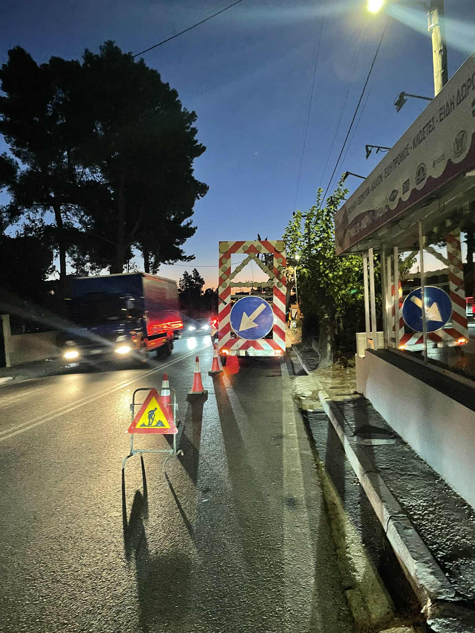 Υλοτομία ξερών πεύκων στη Λεωφόρο Φλέμινγκ για λόγους δημόσιας ασφάλειας