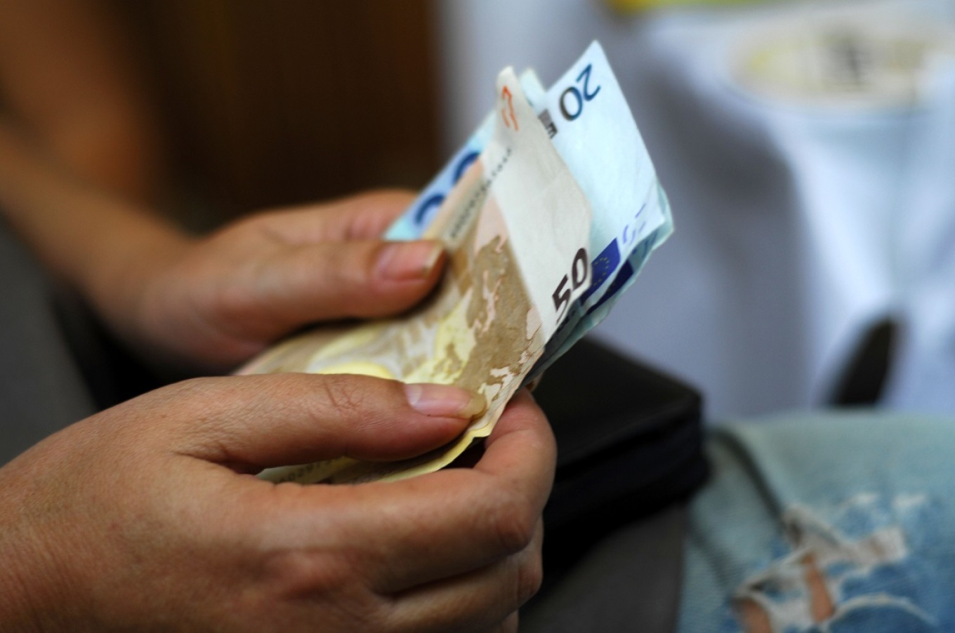 ΕΦΚΑ: Ποιοι θα κληθούν να πληρώσουν επιπλέον εισφορές στο τέλος Ιουλίου