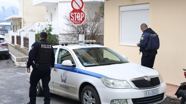 "Άνοιξε θεία, από τη ΔΕΗ είμαστε": Πώς μια σπείρα Ρομά εξαπατούσε ηλικιωμένους παριστάνοντας τους τεχνικούς