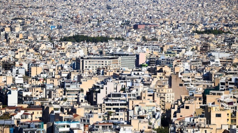 Kύκλωμα σε πολεοδομίες της Αττικής: Στον ανακριτή διαφθοράς οι έξι συλληφθέντες