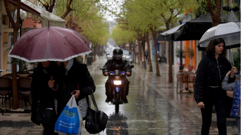 Καιρός: Πλησιάζει το φαινόμενο της "ψυχρής λίμνης" με βροχές και πτώση της θερμοκρασίας - Ποιες περιοχές θα επηρεάσει
