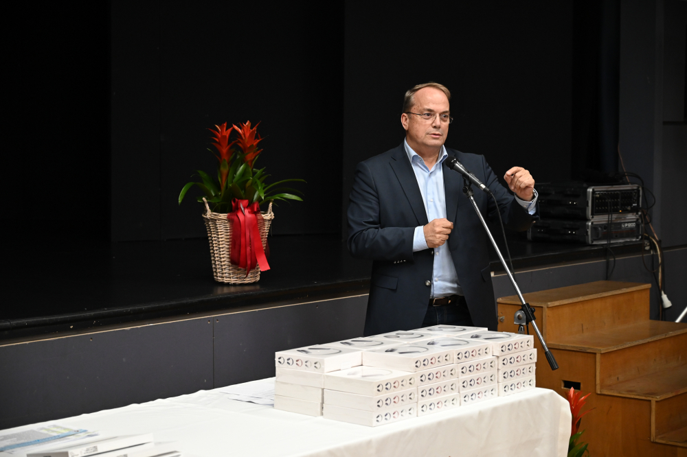 Βραβεύτηκαν οι επιτυχόντες μαθητές του Δήμου Βάρης Βούλας Βουλιαγμένης