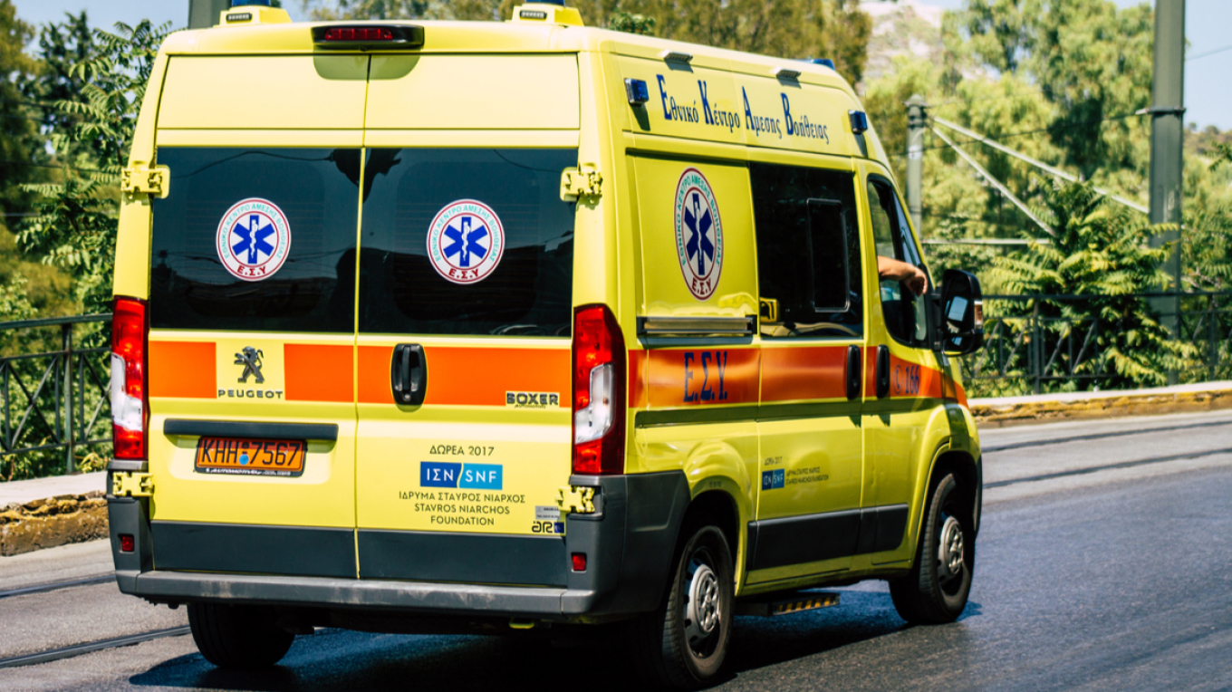 Φρίκη στη Ραφήνα: Γυναίκα βρέθηκε κρεμασμένη πίσω από εκκλησάκι