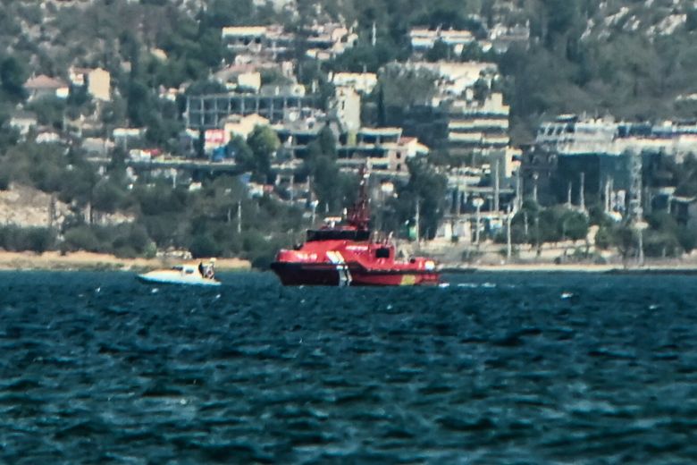 Καλά στην υγεία του το πλήρωμα του ελικοπτέρου μετά την αναγκαστική προσθαλάσσωση στην Ελευσίνα