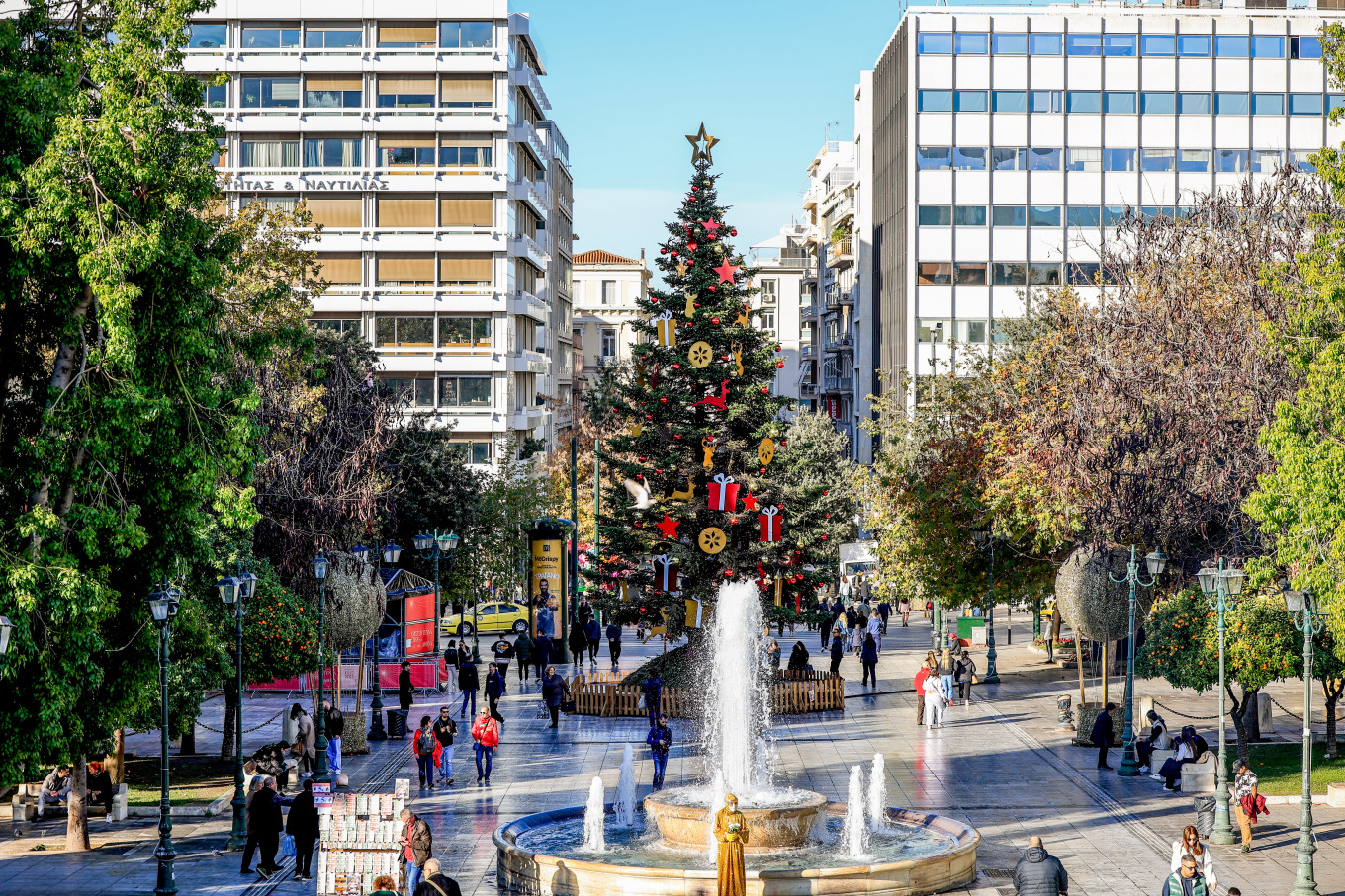 Ανοιχτά σήμερα τα εμπορικά καταστήματα - Δείτε το εορταστικό ωράριο