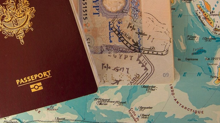 TalentVisa και TechVisa: Τι είναι και ποιους αφορούν οι νέες άδειες εργασίας για τους μετανάστες