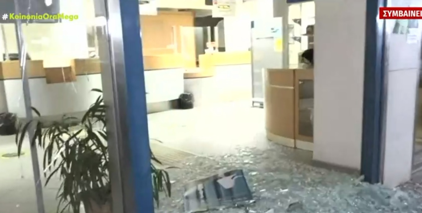 Κουκουλοφόροι έσπασαν ΕΛΤΑ, ΑΤΜ, σούπερ μάρκετ και κατάστημα στο Κουκάκι - 9 προσαγωγές