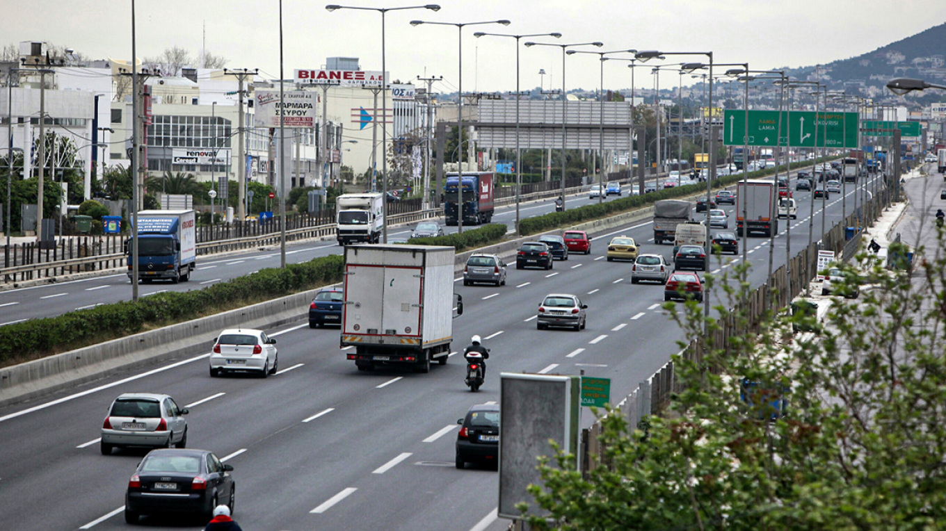 Τροχαίο ατύχημα στην Αττική οδό στο ύψος Μαραθώνος - Καθυστερήσεις στο ρεύμα προς αεροδρόμιο