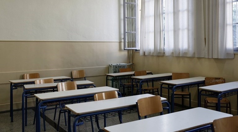 Τελευταίο κουδούνι την Παρασκευή για τα Λύκεια - Πότε κλείνουν Γυμνάσια και Δημοτικά