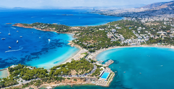 Αντίδραση των παραλιακών Δήμων στη νέα νομοθετική ρύθμιση για τα καταστήματα εστίασης σε ακίνητα της ΕΤΑΔ