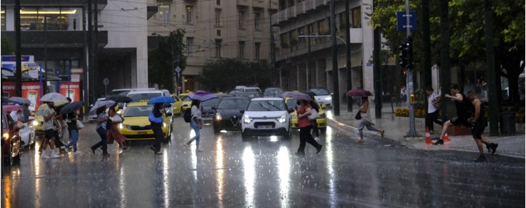 Καιρός: Περαιτέρω πτώση της θερμοκρασίας σήμερα - Πού θα σημειωθούν βροχές και καταιγίδες