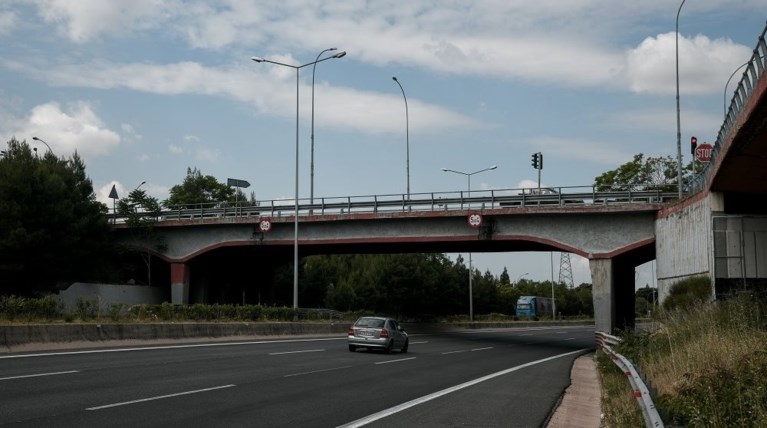 Προς κατεδάφιση η γέφυρα Βαρυμπόμπης λόγω στατικότητας - Τι θα γίνει με τα διόδια