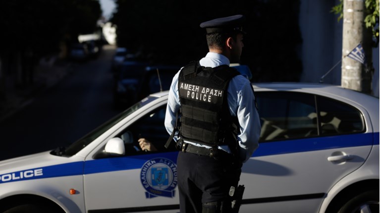 Νέος Κόσμος: Συνελήφθη ο ένοπλος που είχε ταμπουρωθεί στο σπίτι της μητέρας του με όπλο