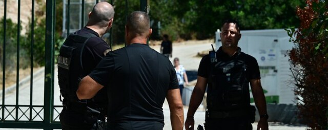 Συνεχίζεται το θρίλερ στην Κυψέλη: Τυλιγμένα σε προβιά τα οστά που βρέθηκαν σε δεύτερη σακούλα - Άγνωστο ακόμη αν είναι ανθρώπινα