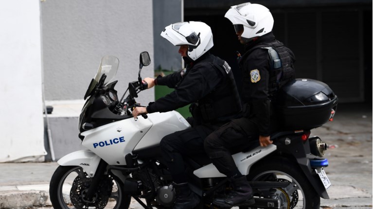 Αποπειράθηκε να στραγγαλίσει με σκοινί την πρώην σύντροφό του, ενώ κρατούσε το μωρό στην αγκαλιά της