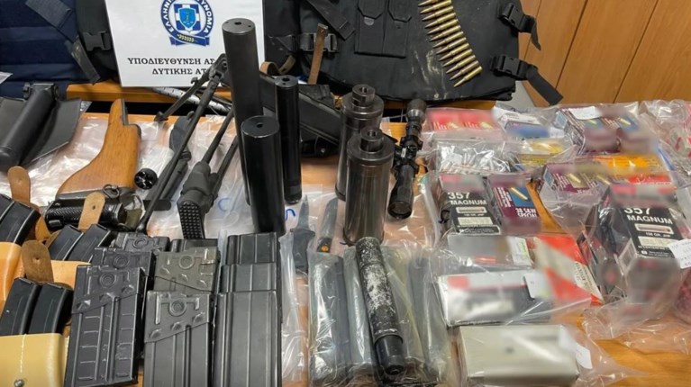 Η γιάφκα στο Μενίδι ήταν... "σούπερ μάρκετ" όπλων και εκρηκτικών - Άφαντος ο κλειδοκράτορας