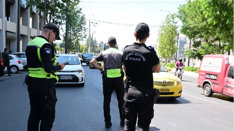 Συνελήφθησαν 2 διαχειριστές ομάδας στα social media, που ενημέρωνε οδηγούς για ελέγχους Τροχαίας και αλκοτέστ